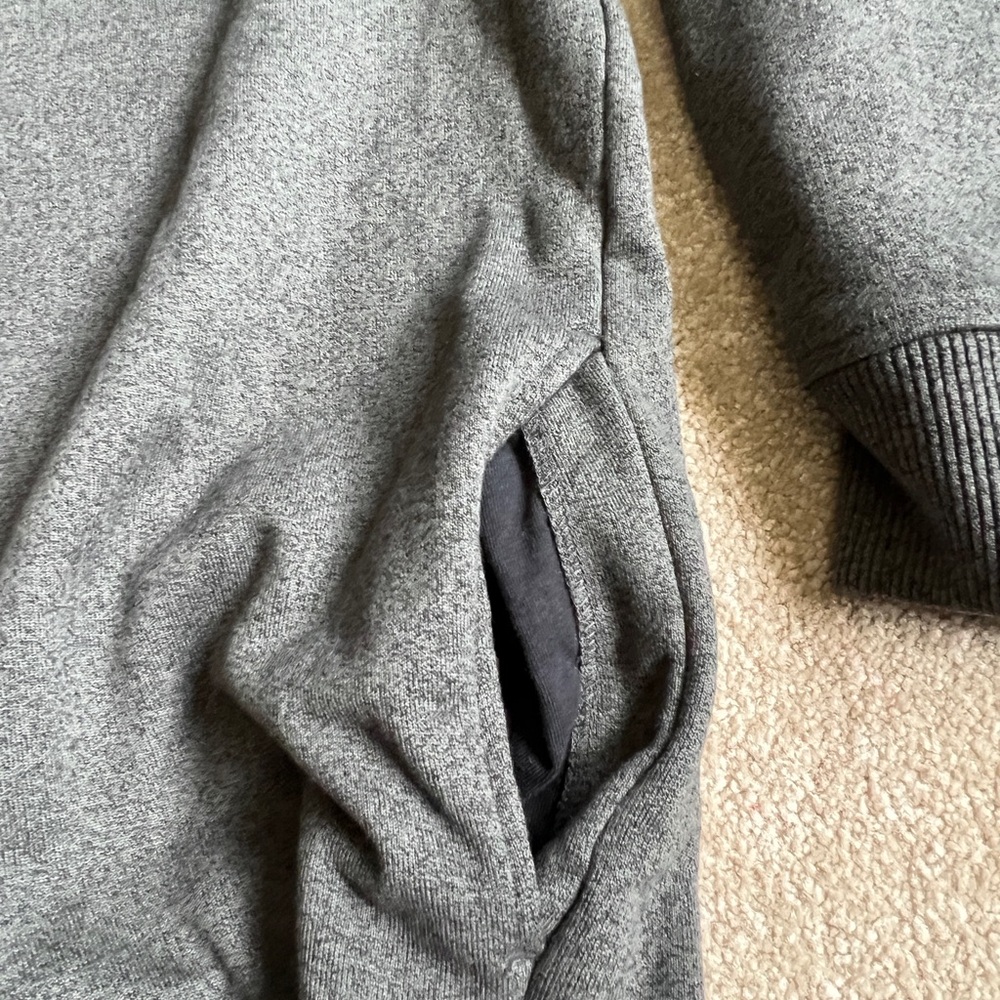 Travis Mathew Pullover - Picture 3 of 3
